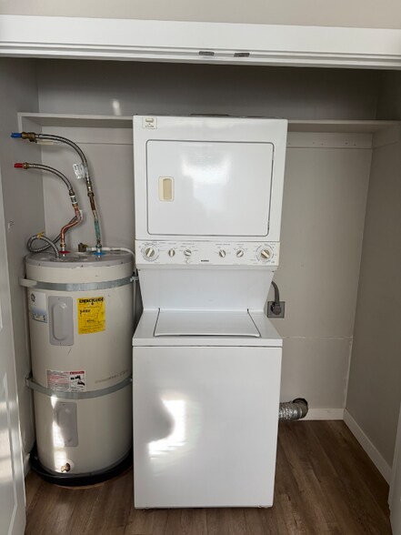 Building Photo - 3015 Fruit Valley Rd