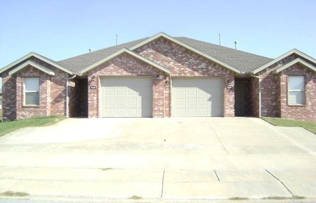 Primary Photo - 935 Kensington Dr