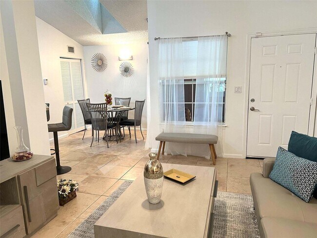 Building Photo - 1125 Crystal Way