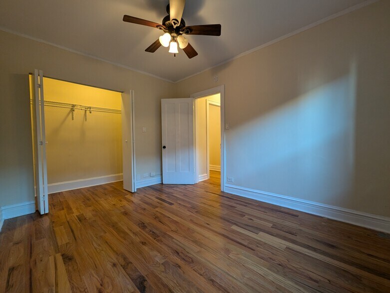 Building Photo - 4735 N Hermitage Ave