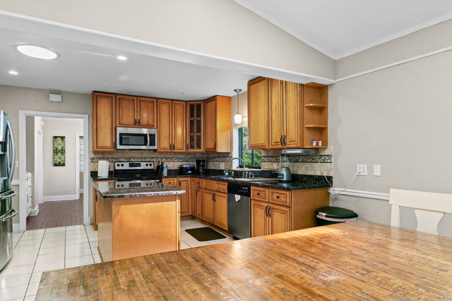 Building Photo - 1929 NW 7th Ln