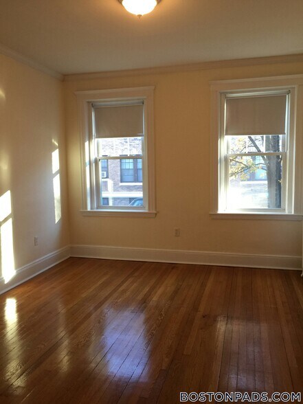 Building Photo - 115 Kilsyth Rd