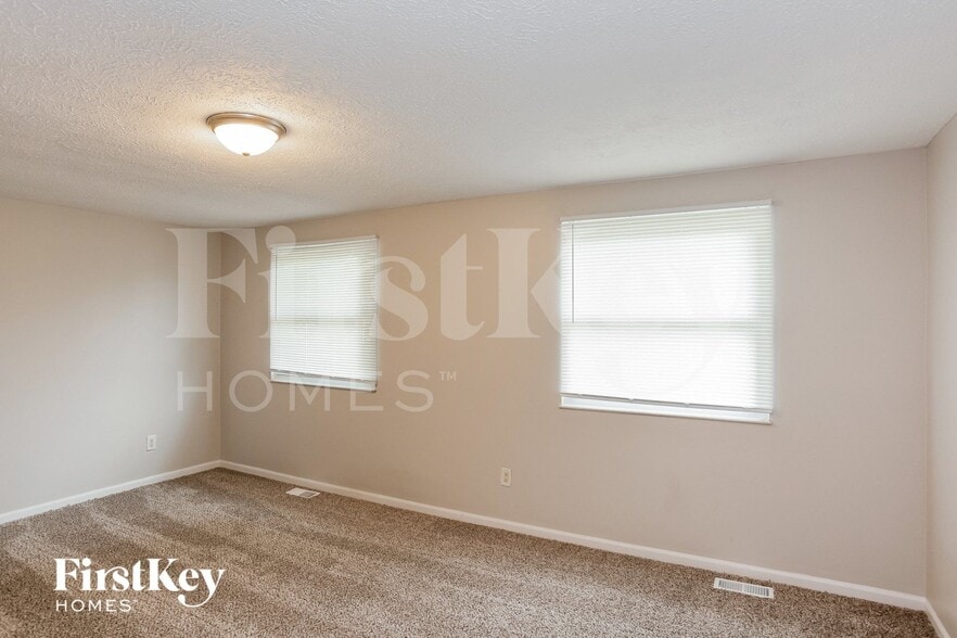 Building Photo - 5729 Ensenada Ave