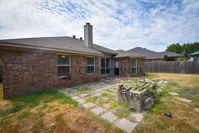 Building Photo - Available Now! Stunning 4 Bed 2 Bath Home in Flint, Tx! Whitehouse ISD!