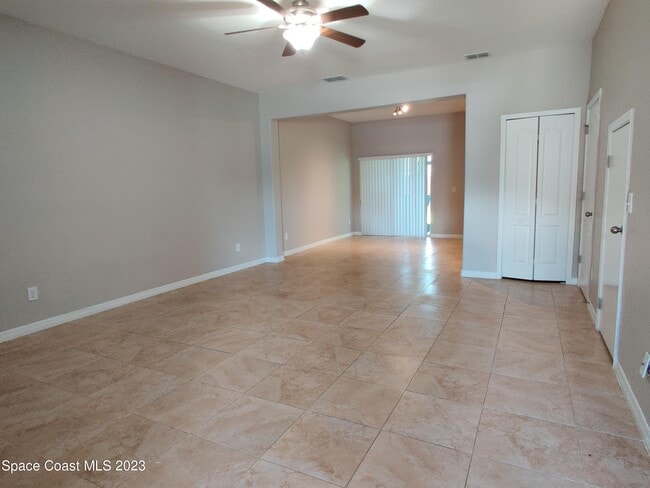 Building Photo - 2910 Rodrick Cir