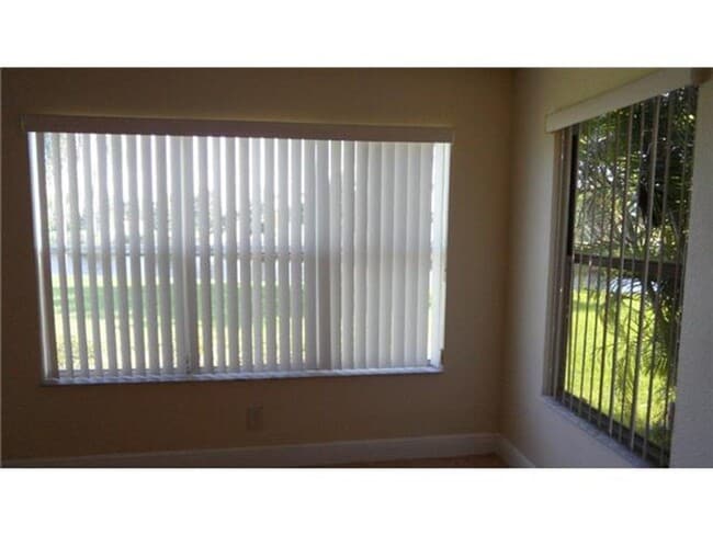 Building Photo - Remodeled 2 Bedroom / 2 Bathroom Condo wit...