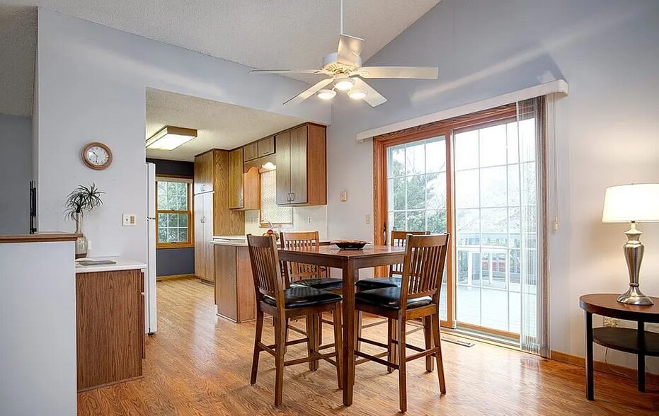 Building Photo - 644 Brockton Curv