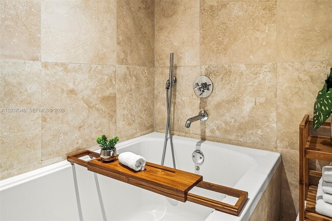 Building Photo - 102 24th St