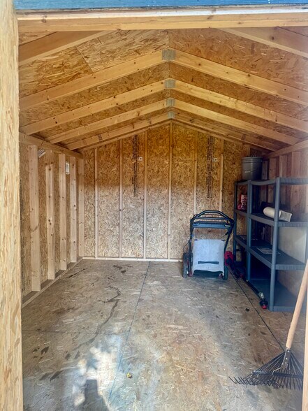 Building Photo - 56 Hyacinth St