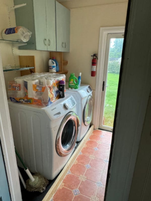 Building Photo - 400 Fourth St