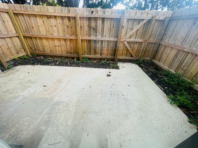 Building Photo - HIDDEN CREEK CONDO-1602 Bending Brook Way ...