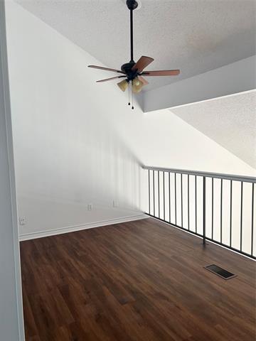 Building Photo - 554 Yacht Club Dr