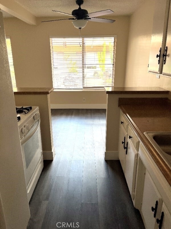 Building Photo - 2115 Placentia Ave