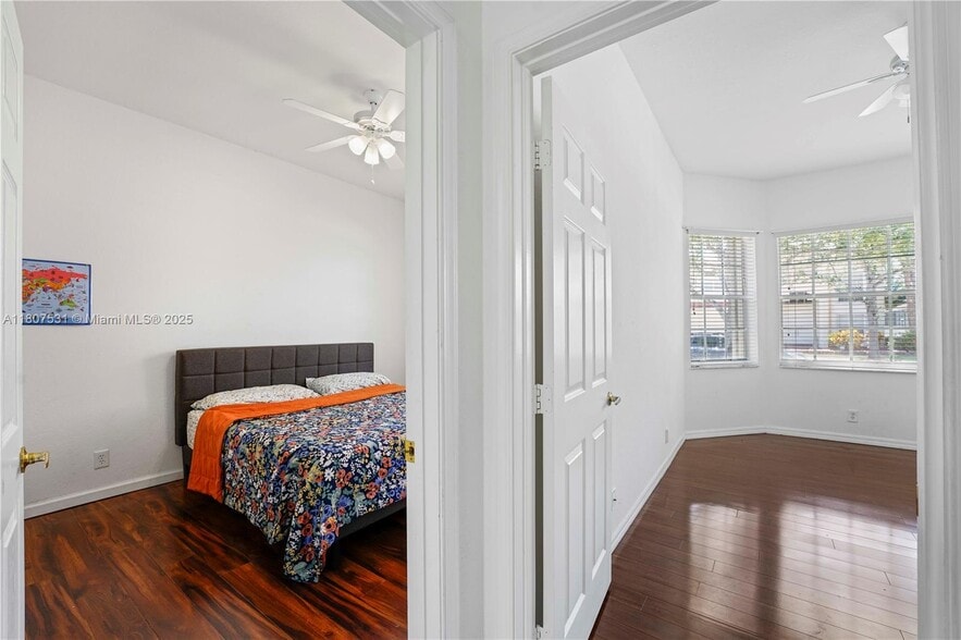 Building Photo - 4294 Diamond Ter
