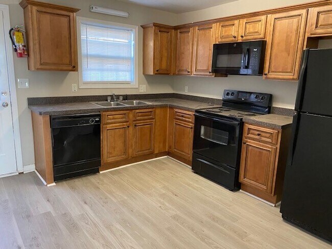 Building Photo - Townhomes In Dallas