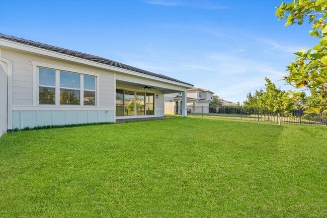 Building Photo - 1346 Harvester Xing