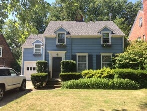 Building Photo - 3630 Northcliffe Rd