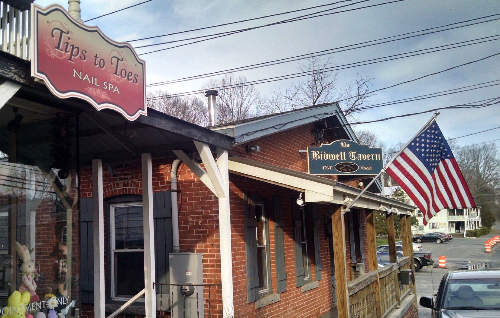 Walk to Historic Downtown Coventry - 88A Prospect St