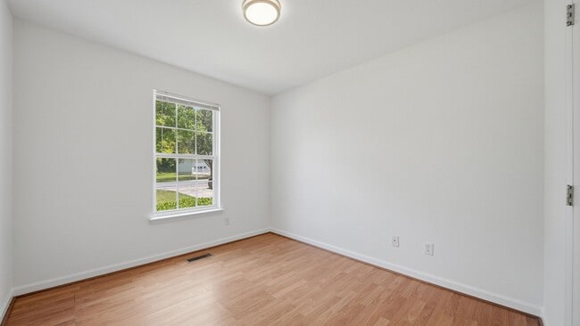 Building Photo - 3 bedroom East Brainerd Home!