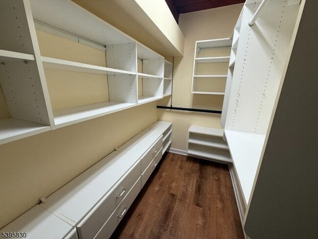 Building Photo - 262 Main St