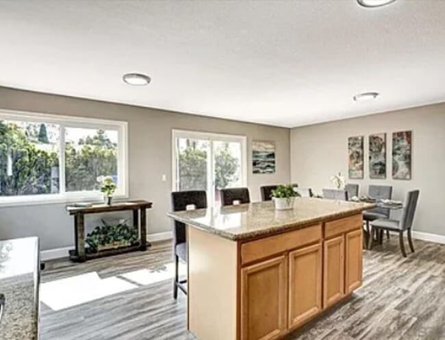 Building Photo - **Amazing 4 bedroom 3 bathroom Home Availa...