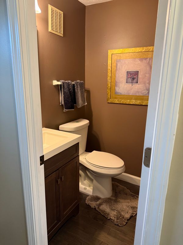 Building Photo - 443 Lockhaven Ct