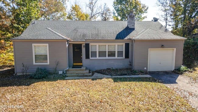 Building Photo - 602 Lookout Ct SE