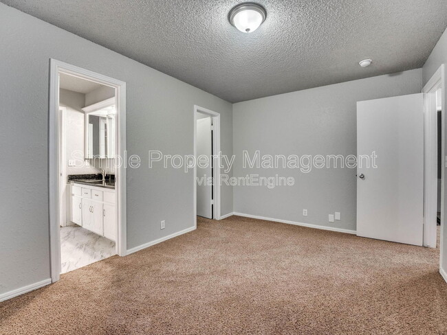 Building Photo - 101 E Platt Dr