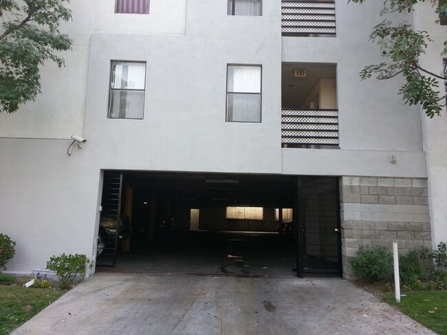 Building Photo - 222 S Vendome St