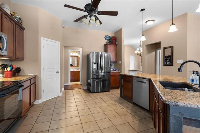 Building Photo - 2912 Day Star Dr