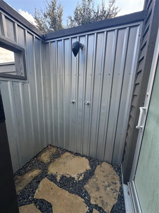 Building Photo - 2113 Barbaro Way