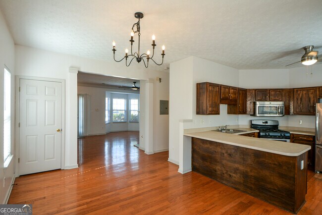 Building Photo - 5460 Hampton Ct