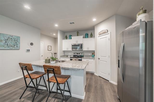 Building Photo - 1385 Dillard Creek Dr