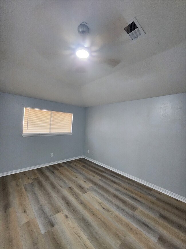 Building Photo - 5003 Maurita Dr