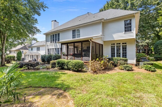 Building Photo - 12428 Willingdon Rd