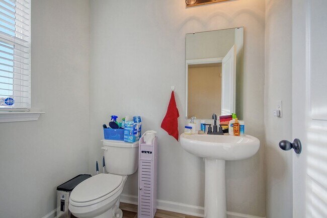 Building Photo - Spacious Moncks Corner Home