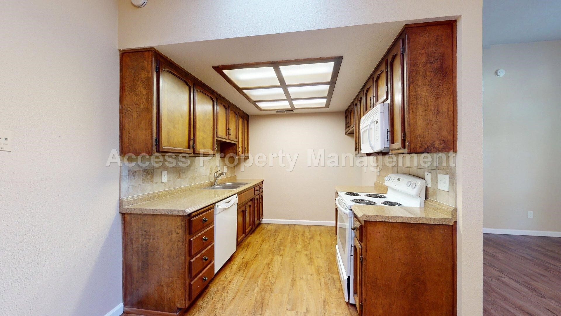 Building Photo - 3603 San Clemente Ave