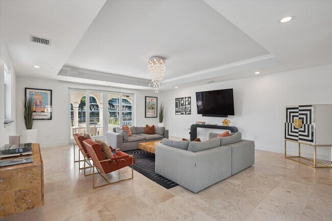 Building Photo - 55 Isle of Venice Dr