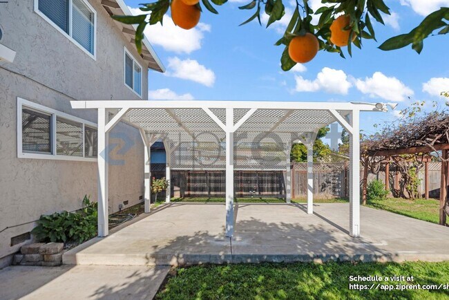 Building Photo - 8370 Parish Way