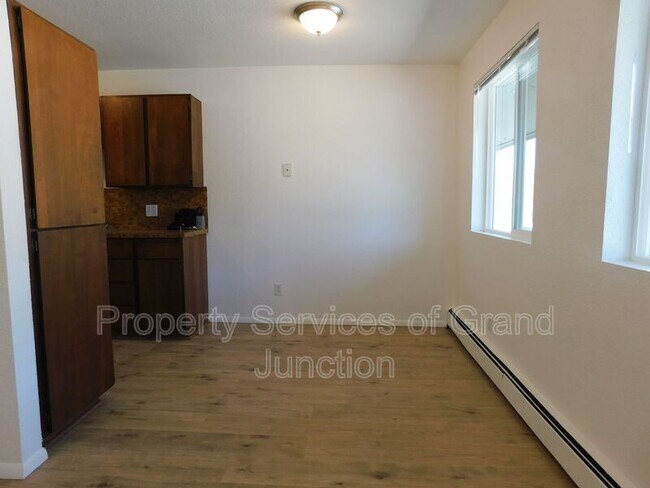 Building Photo - 3292 Lombardy Ln