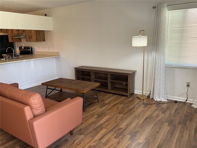 Building Photo - 7 Warren Pl