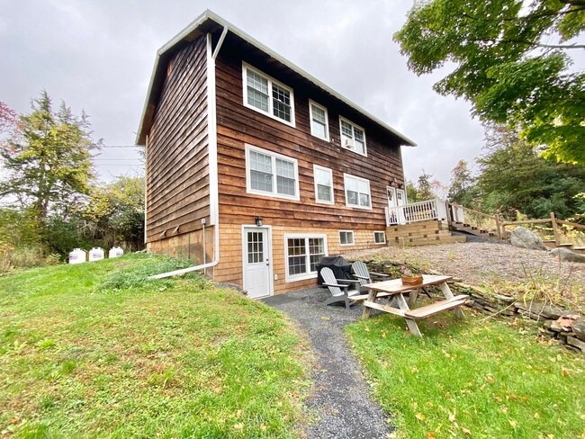 Building Photo - 127 Station Rd