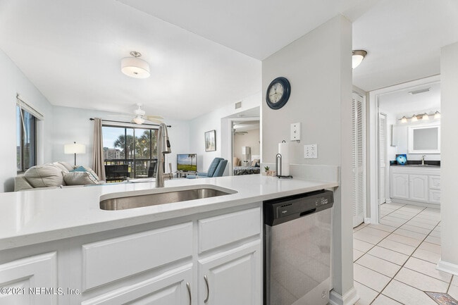 Building Photo - 4250 A1A S