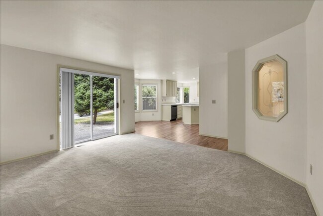 Building Photo - 4Bd/2.5Ba Mill Creek House