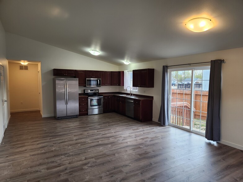 Primary Photo - 4036 W Marble Way
