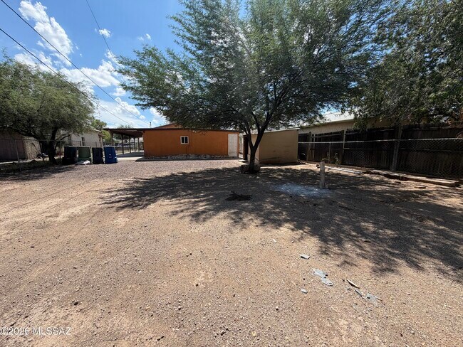 Building Photo - 1354 W Sonora St