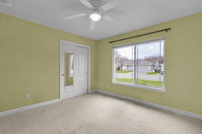Building Photo - 4289 N Wellspring Ave