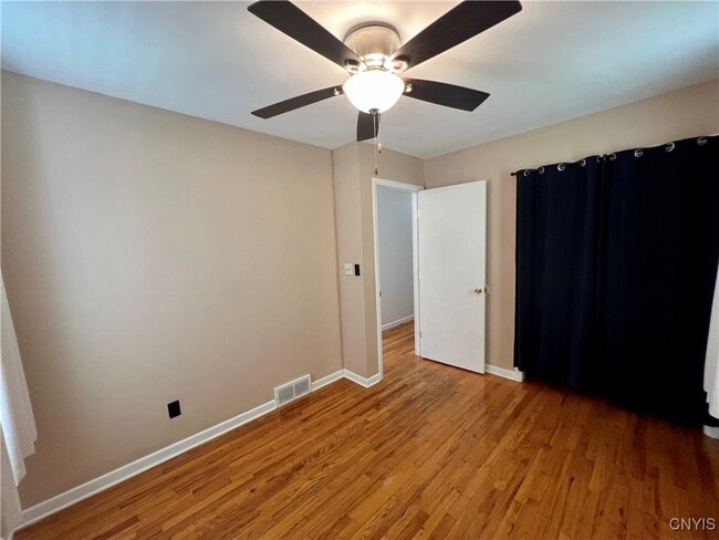 Building Photo - 427 Mosley Dr