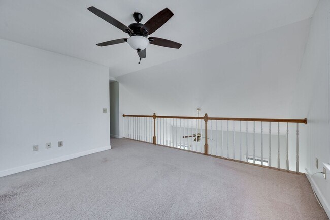 Building Photo - Great 3 bed 2 bath Home in Bellevue!