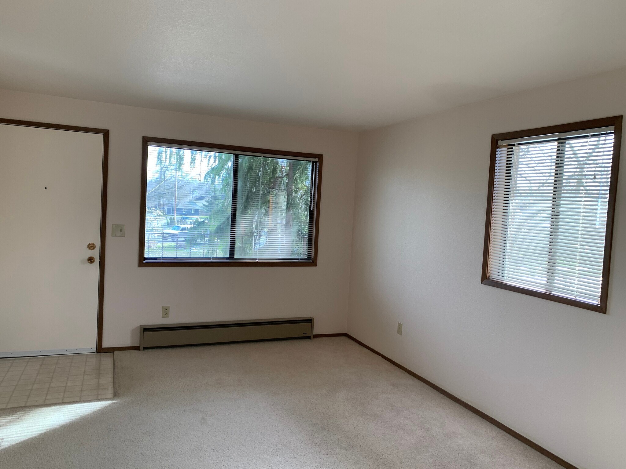 Building Photo - 107 La Villa Dr